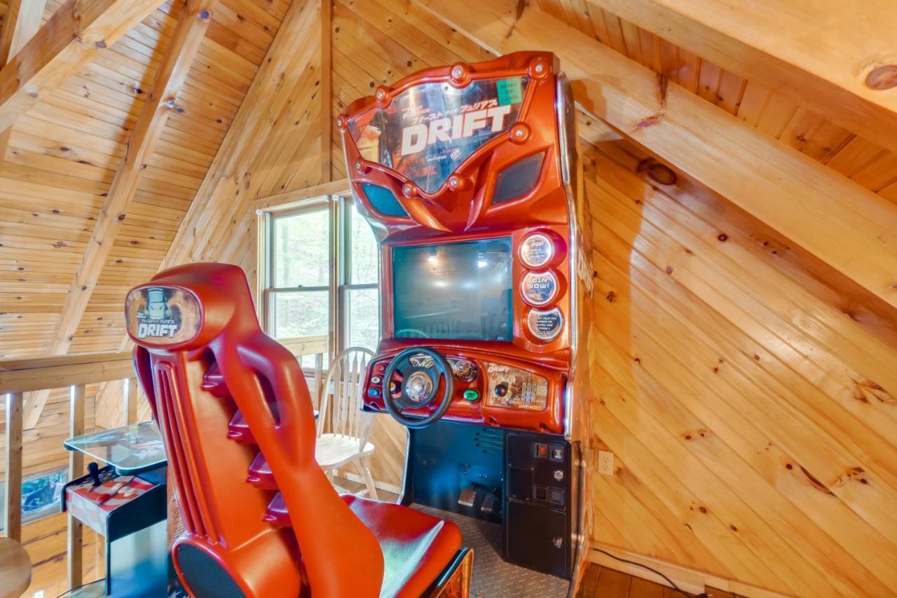 Cabin With Hot Tub About 6 Mi To Downtown Gatlinburg! Exterior photo