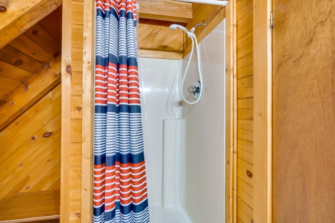 Cabin With Hot Tub About 6 Mi To Downtown Gatlinburg! Exterior photo