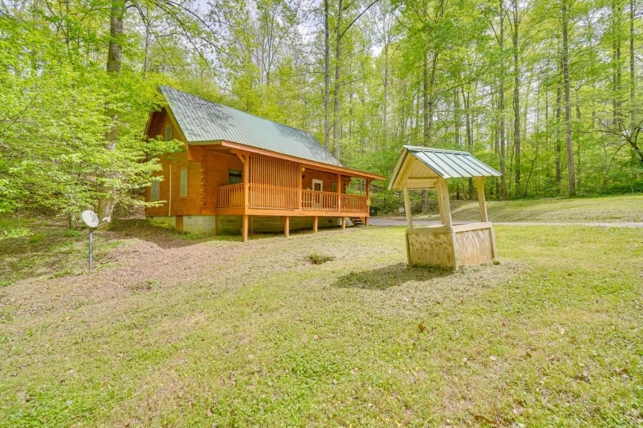 Cabin With Hot Tub About 6 Mi To Downtown Gatlinburg! Exterior photo