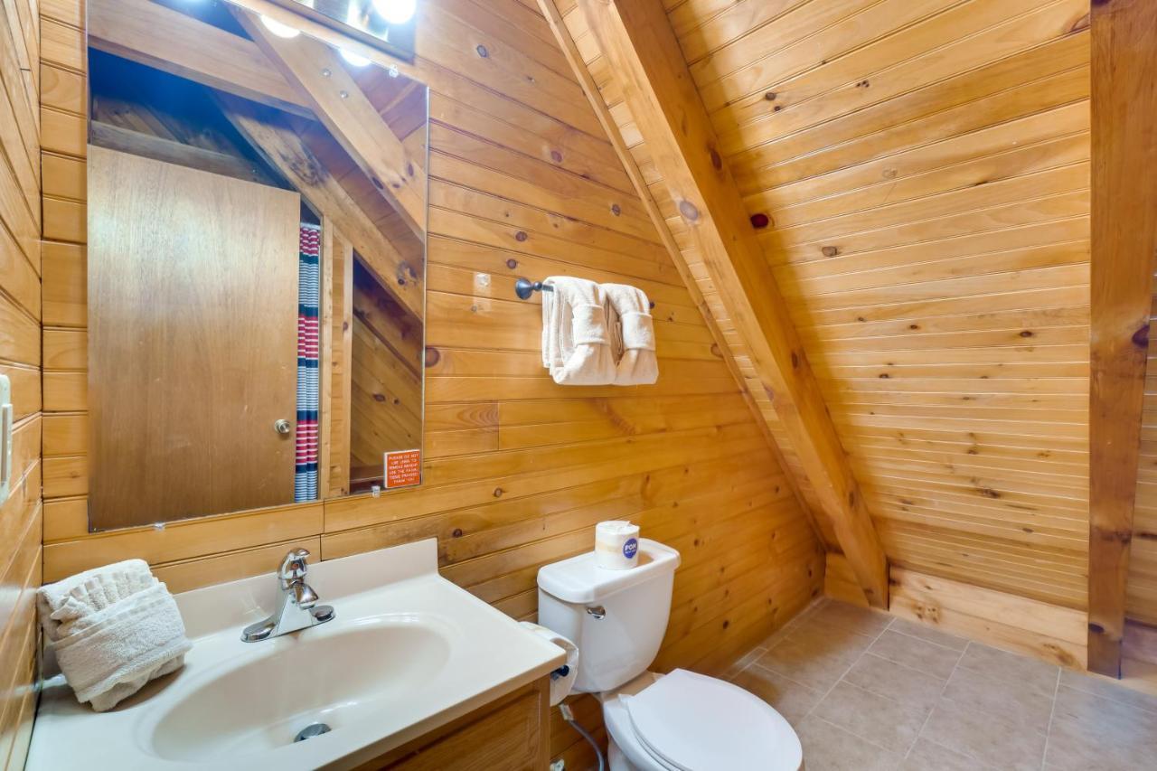 Cabin With Hot Tub About 6 Mi To Downtown Gatlinburg! Exterior photo